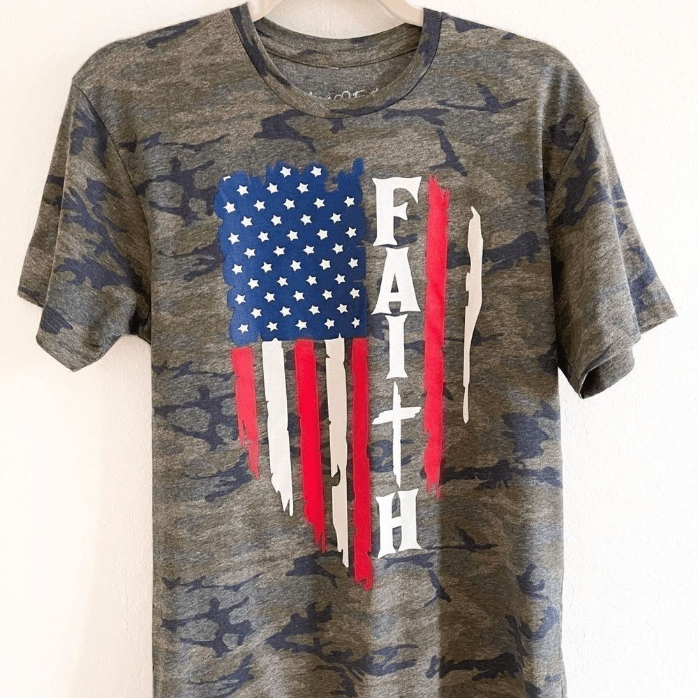 LOVE IN FAITH Tee Shirt With Flag Size Small Woman’s T-Shirt NWOT - Picture 1 of 9